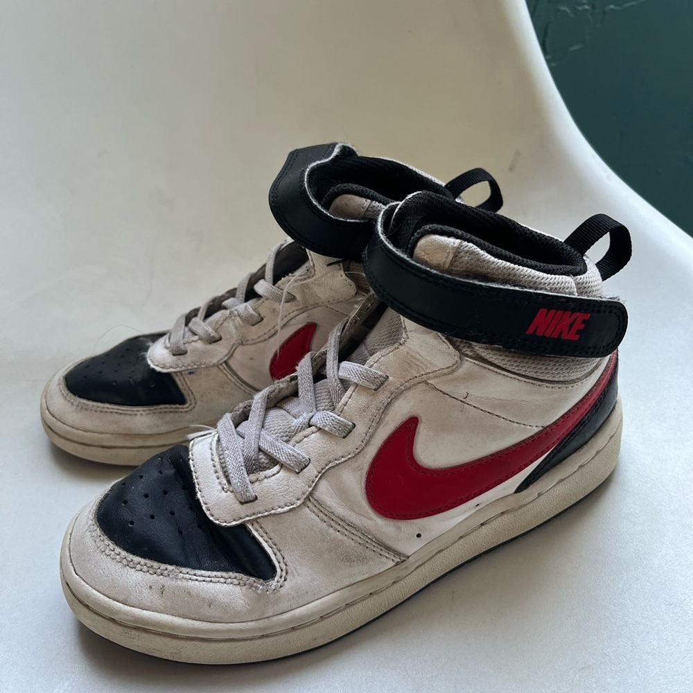 Boys Nikes